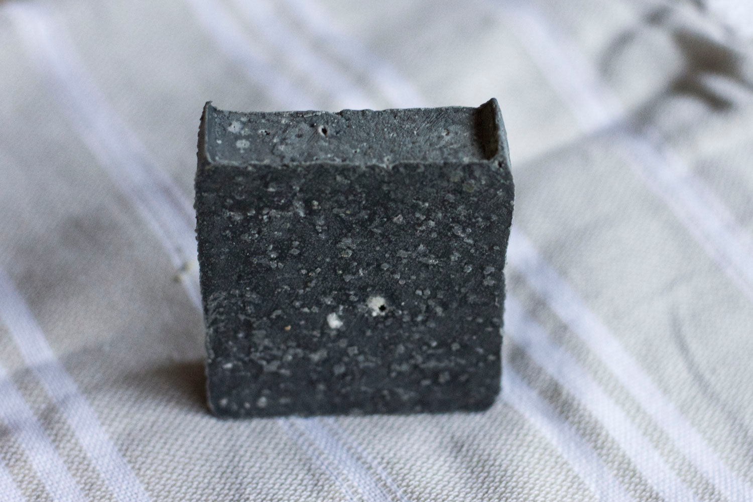 SOLIDSILK® ONYX - Facial Cleansing Bar - No Tox Life®